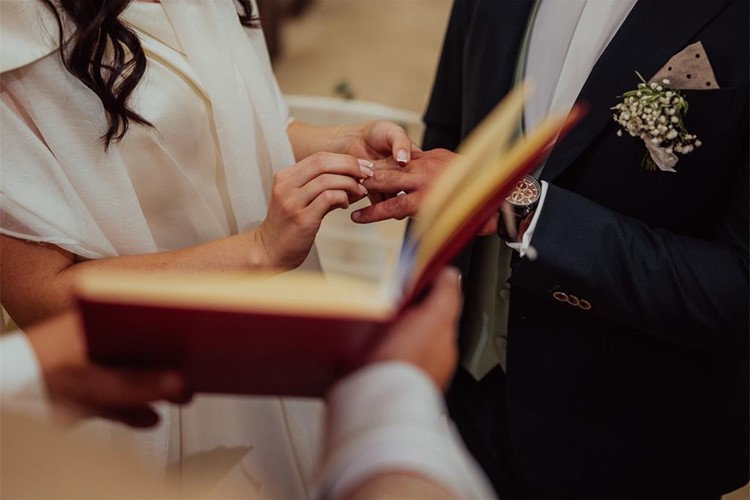 Iščezli svadbeni crkveni običaji? Otac mladenku ne smije pratiti do oltara